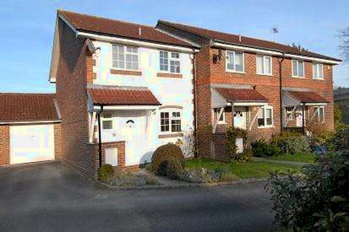 3 Bedroom End Of Terrace House To Rent In High Beech, Bracknell, RG12