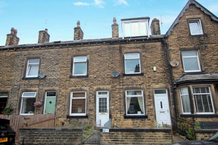 4 Bedroom House To Rent In Myrtle Avenue, Bingley, BD16