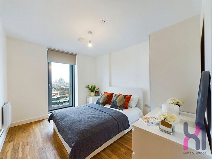 1 Bedroom Flat To Rent In Michigan Point Tower D, Michigan Avenue, M50
