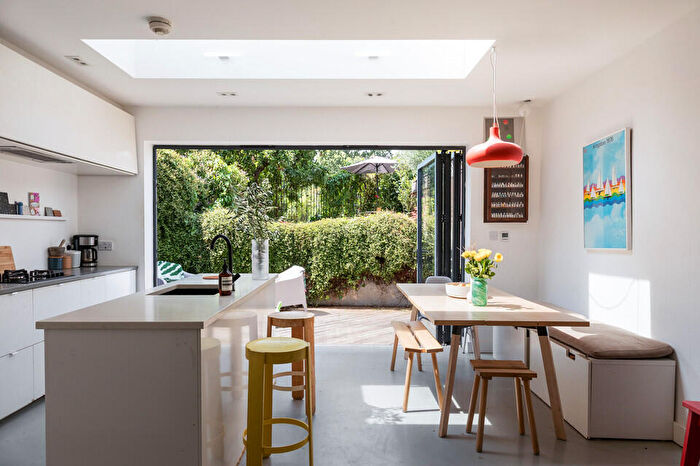 5 Bedroom Terraced House For Sale In Barriedale, New Cross, London, SE14
