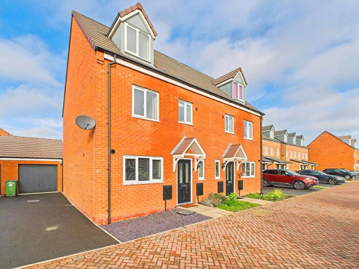 4 Bedroom Semi Detached House For Sale In Orfeus Drive, Peterborough, PE2