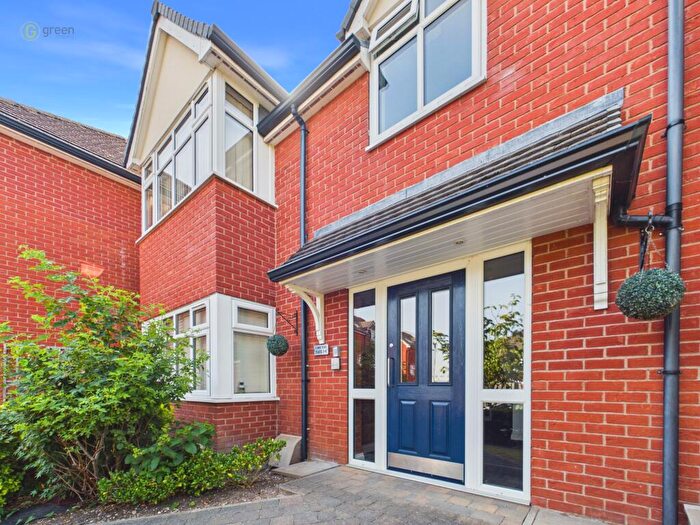 2 Bedroom Apartment For Sale In Anvil Place, Sutton Coldfield, B75