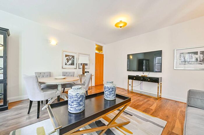 2 Bedroom Flat To Rent In Floral Street, Covent Garden, London, WC2E