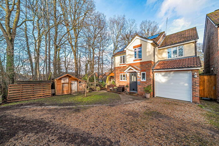 4 Bedroom Detached House For Sale In Clere Gardens, Chineham, RG24