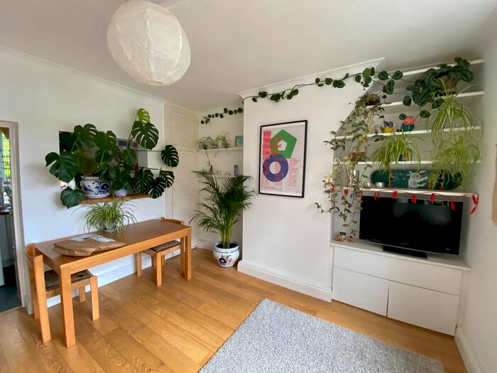 2 Bedroom Flat To Rent In Whiston Road, London, E2