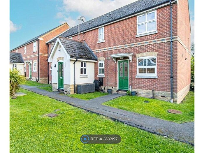 1 Bedroom Flat To Rent In Napier Crescent, Wickford, SS12