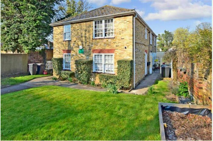 1 Bedroom Flat To Rent In Wheeler Street, Maidstone, ME14