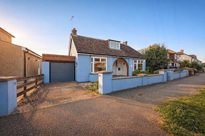 4 Bedroom Chalet For Sale In Ivanhoe Road, Herne Bay, CT6