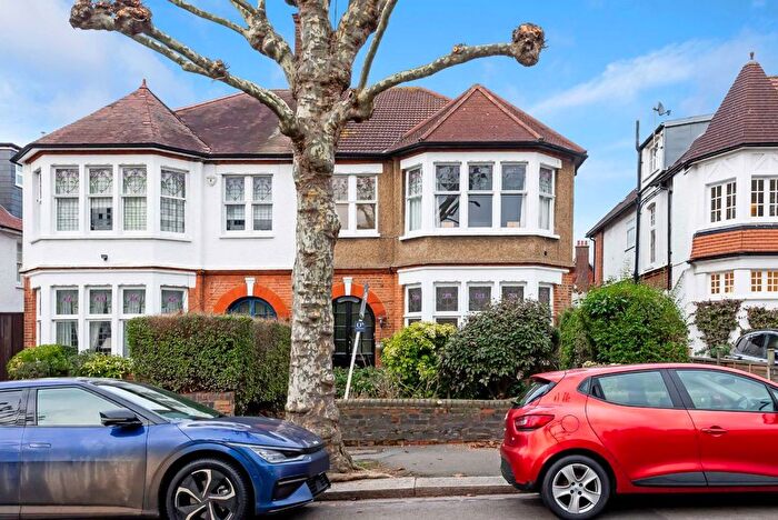 2 Bedroom Flat To Rent In Arden Road, Finchley, N3