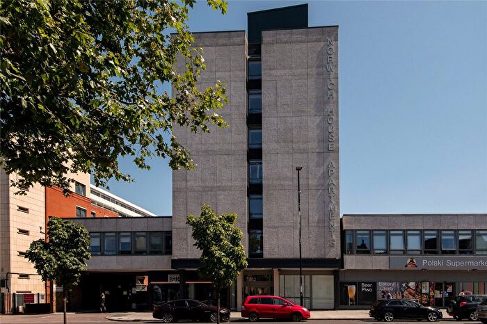 1 Bedroom Flat For Sale In Streatham High Road, London, SW16