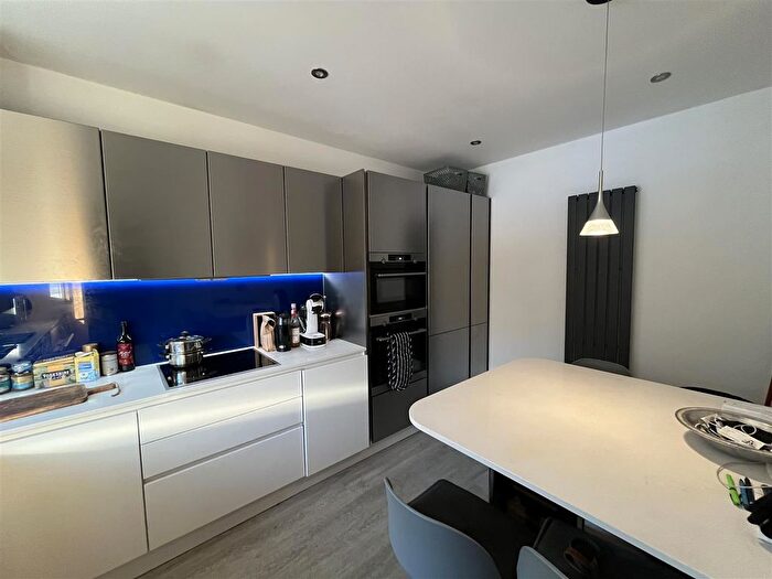 4 Bedroom Town House To Rent In Waterford Place, Heald Green, Cheadle, SK8