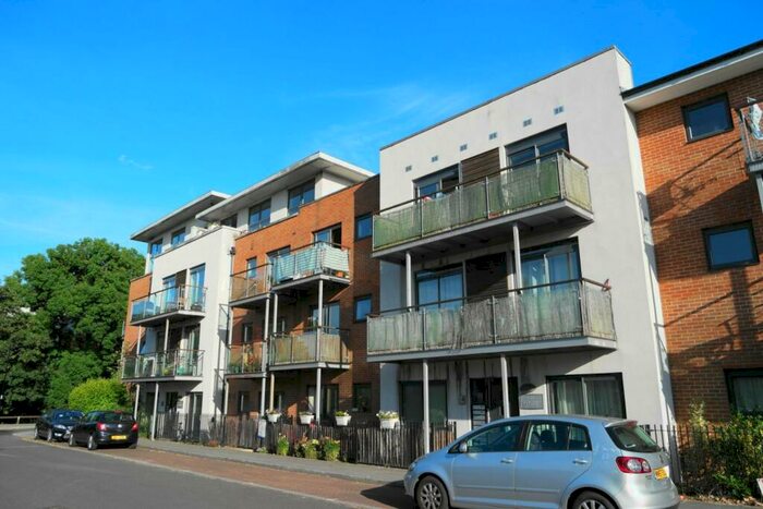 2 Bedroom Flat To Rent In Highfield Close, London, SE13