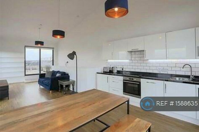 2 Bedroom Penthouse To Rent In Aire, Leeds, LS9