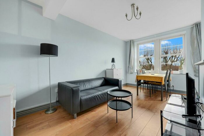 2 Bedroom Flat To Rent In Kinglake Estate, London, SE17