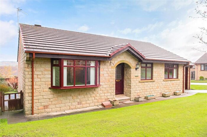2 Bedroom Bungalow For Sale In Stonefleece Court, Honley, Holmfirth, HD9