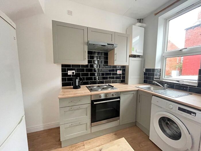 2 Bedroom Terraced House To Rent In Kelsall Road, Leeds, West Yorkshire, LS6