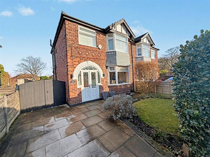 3 Bedroom Semi Detached House For Sale In Dumber Lane, Sale, M33