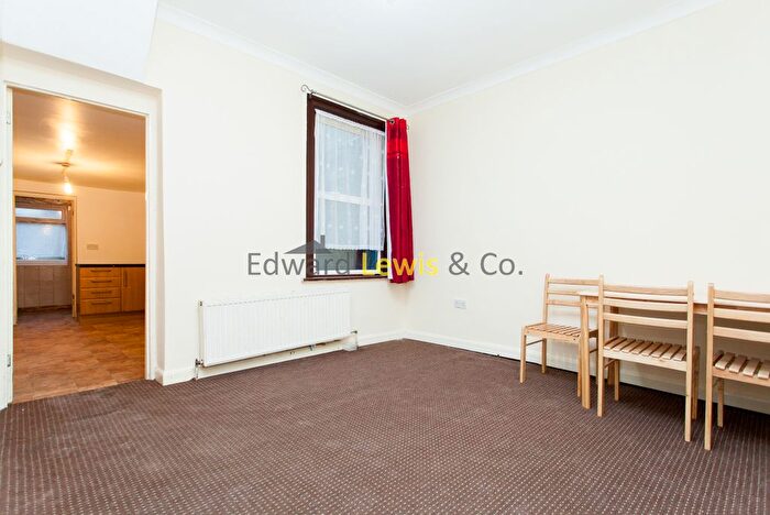 4 Bedroom Detached House To Rent In Kingsdown Road, Leytonstone, E11