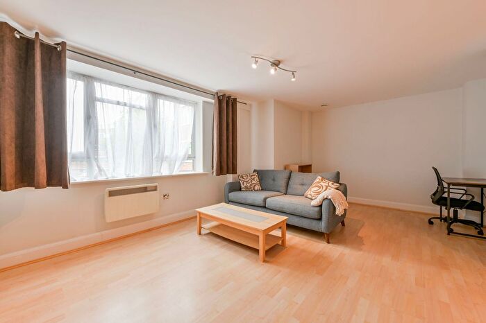 1 Bedroom Flat To Rent In Heathcroft, Park Royal, London, W5