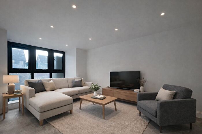 4 Bedroom Semi-Detached House To Rent In Shelldale Road, Portslade, Brighton, BN41