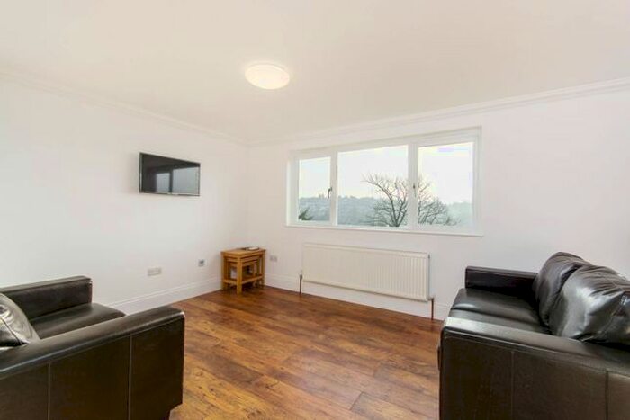 1 Bedroom Flat To Rent In Overhill Road, East Dulwich, London, SE22