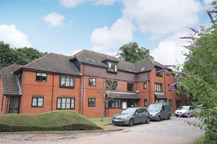 2 Bedroom Maisonette To Rent In Limeway Terrace, Dorking, RH4