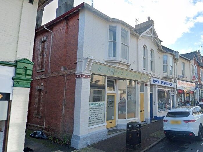 2 Bedroom Flat To Rent In Walnut Road, Torquay, TQ2
