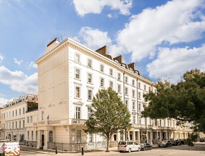 2 Bedroom Flat For Sale In St. Georges Square, Pimlico, SW1V