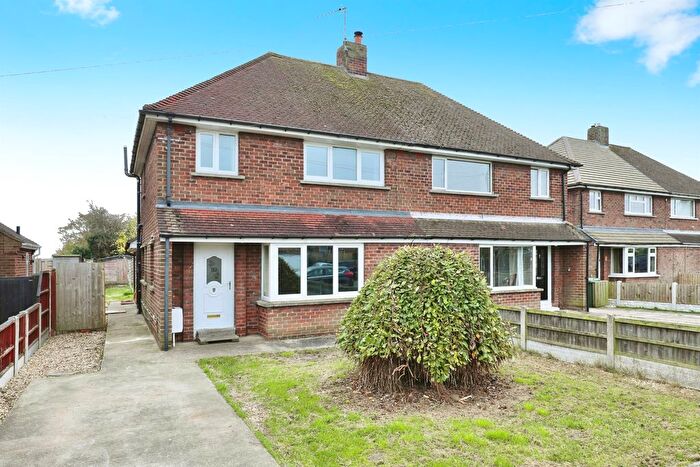 3 Bedroom Semi-Detached House For Sale In Hillsyde Avenue, Misterton, Doncaster, DN10