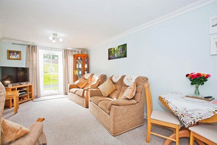 2 Bedroom Apartment For Sale In South Street, Yeovil, BA20