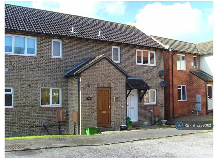 1 Bedroom Flat To Rent In Willow Tree Glade, Calcot, Reading, RG31