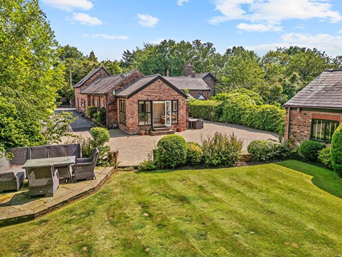 3 Bedroom Detached House For Sale In Firs Lane, Appleton, WA4