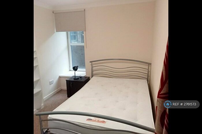 3 Bedroom Flat To Rent In Bon Accord Street, Aberdeen, AB11