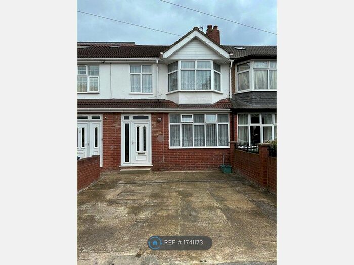 3 Bedroom Terraced House To Rent In Knowsley Avenue, Southall, UB1