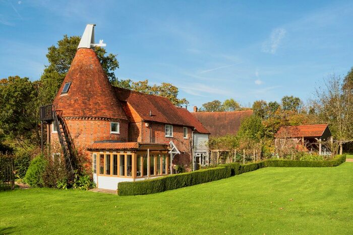 4 Bedroom Detached House For Sale In Merriments Lane, Hurst Green, Etchingham, East Sussex, TN19