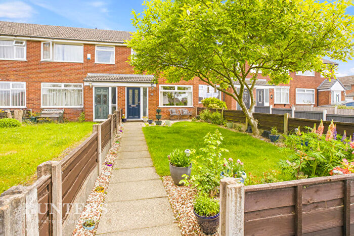 3 Bedroom Town House For Sale In Swallow Street, Hollins, Oldham, OL8
