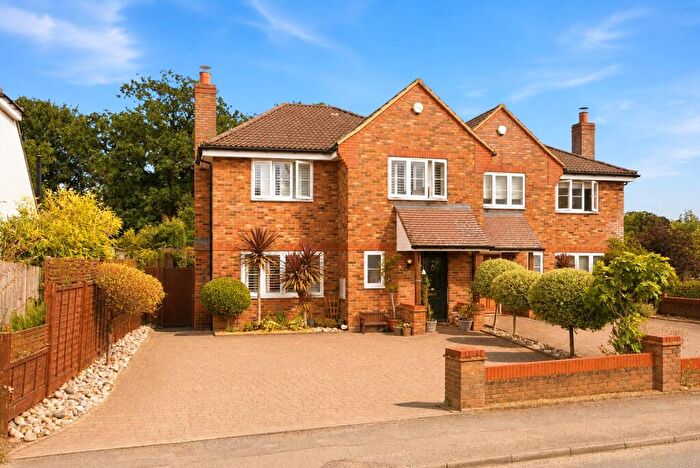 4 Bedroom Semi-Detached House For Sale In Tippendell Lane, St. Albans, Hertfordshire, AL2