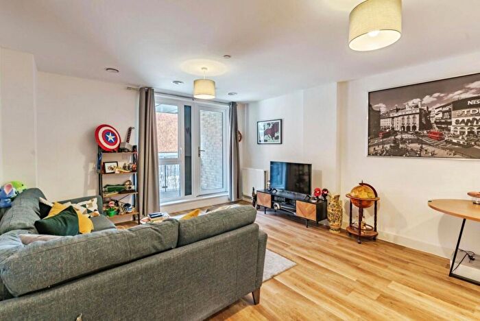 1 Bedroom Property For Sale In Marketfield Way, Redhill, Surrey, RH1