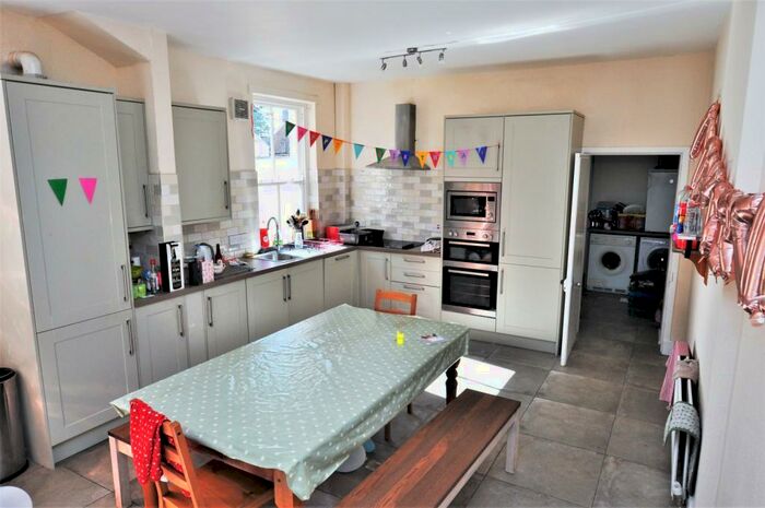 8 Bedroom Terraced House To Rent In Otterburn Terrace, Jesmond, Newcastle Upon Tyne, NE2