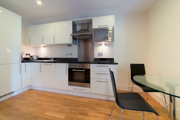 Studio To Rent In Cobalt Point, Lantern Court, Canary Wharf, London, E14