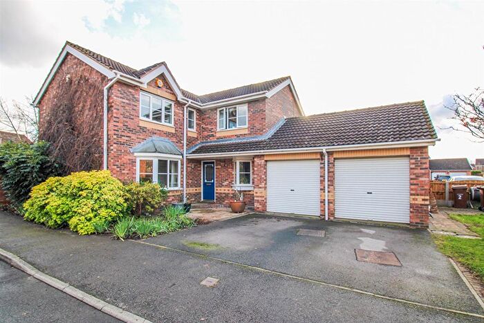 4 Bedroom Detached House For Sale In Rosedale Close, Normanton, WF6