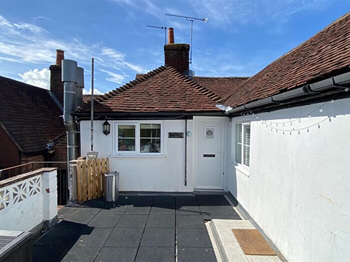 2 Bedroom Flat To Rent In Houchin Street, Bishops Waltham, SO32