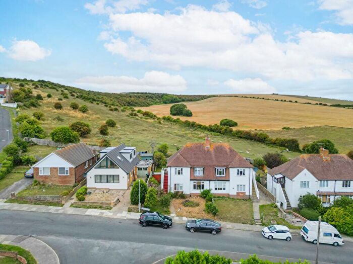 2 Bedroom Flat For Sale In Tumulus Road, Saltdean, BN2