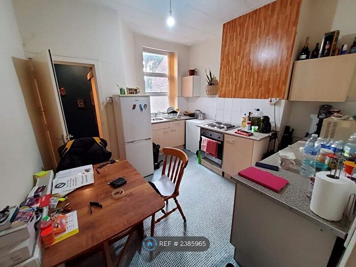 2 Bedroom Flat To Rent In Great Cheetham Street West, Salford, M7