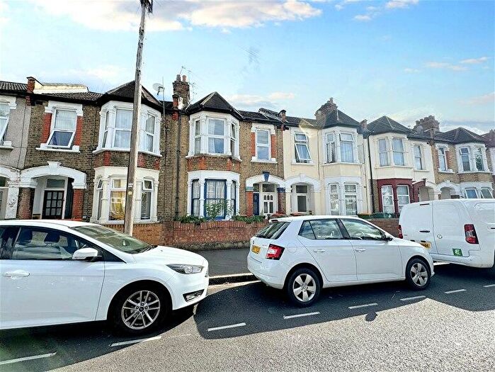 3 Bedroom Maisonette To Rent In Caulfield Road, East Ham, E6