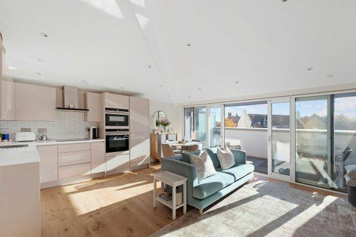 1 Bedroom Property To Rent In Garratt Lane, London, SW17