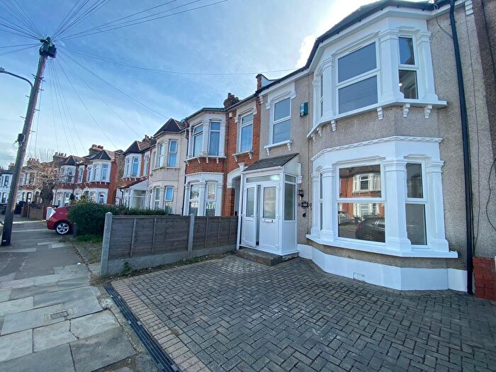 4 Bedroom Terraced House To Rent In Windsor Road, Ilford, IG1