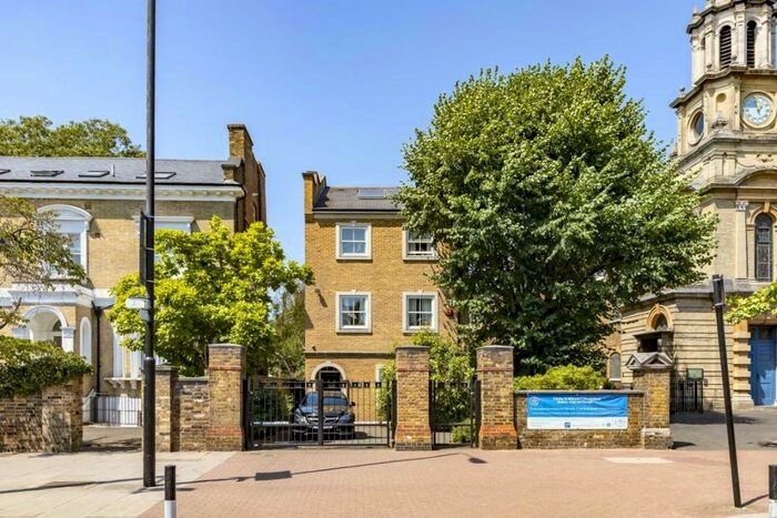 4 Bedroom Detached House To Rent In Balham High Road, Balham, SW12