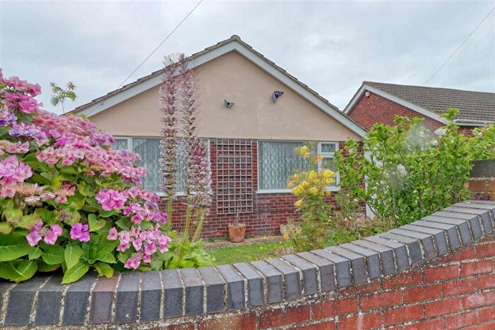 2 Bedroom Bungalow For Sale In Ipswich Road, Holland On Sea, CO15