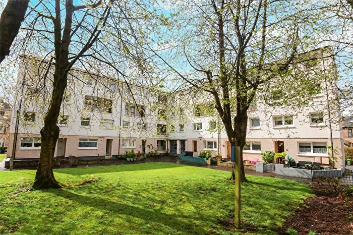 3 Bedroom Flat For Sale In Broomhill Path, Broomhill, Glasgow, G11